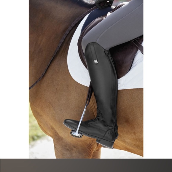 Dover Shoes - Tall full-grain leather riding boots. Only worn to try on! Size 9 FULL calf